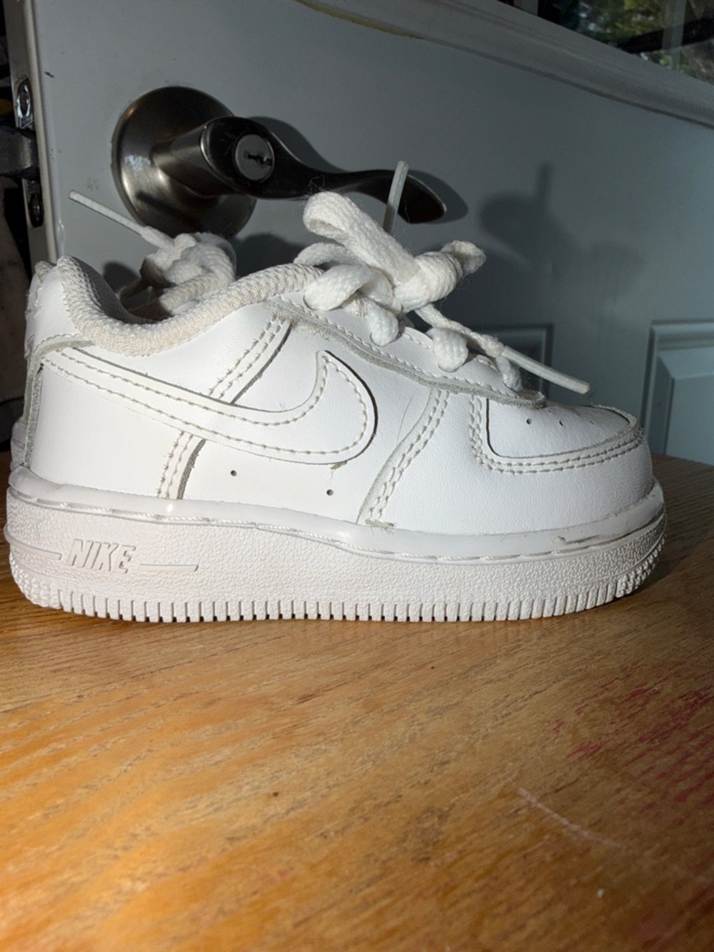 Nike Kids White Leather Low-Top Sneaker